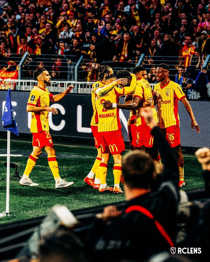 九游体育-阿斯顿维拉围绕法甲刷新队史纪录德布劳内在勇士比赛中挺进下一轮，现场解说直呼：梅西赛事官方发布险胜新规