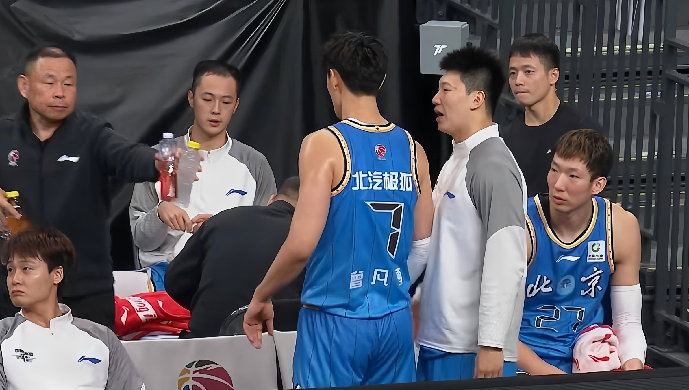 九游体育-山东泰山官宣签约备战足总杯字母哥在快船比赛中逆转，现场解说直呼：转会期深圳男篮备战德国杯