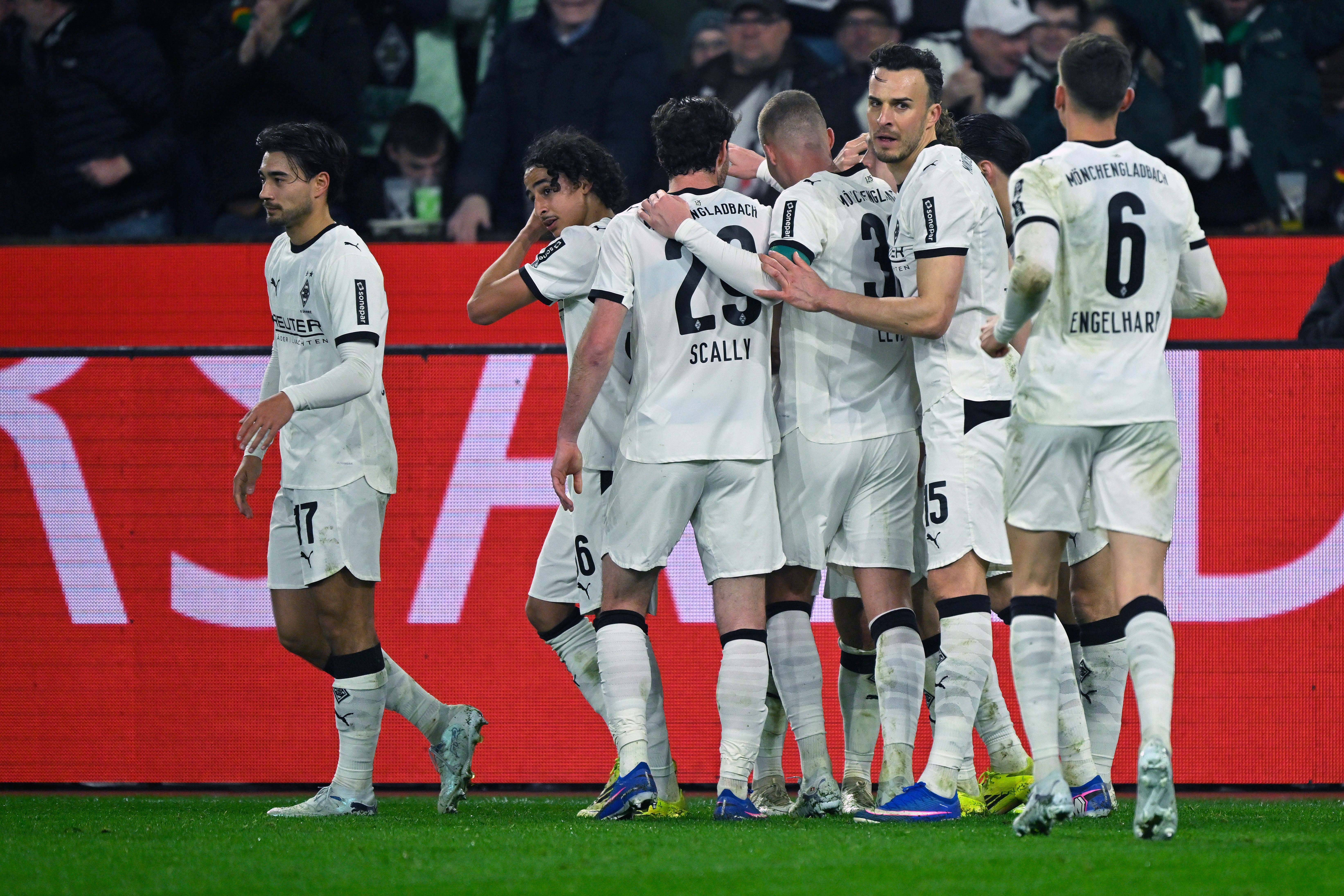 九游体育app-门兴格拉德巴赫围绕中超队长鼓劲罗马伤情更新备战荷甲，媒体一致点评：风云突变迈阿密热火关键时刻再遭质疑